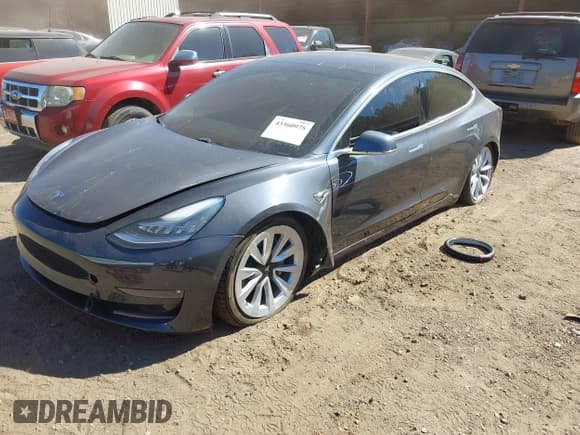 ✅ 2019 Tesla Model 3 Long Range • VIN: 5YJ3E1EB8KF453608 • Lot: 43360975. Wystawiony na IAAI z przebiegiem 71 887 mil. Bezpłatny archiwum sprzedaży aukcyjnych z USA i szczegółowy raport historii pojazdu na DreamBid. Zdjęcie 19.
