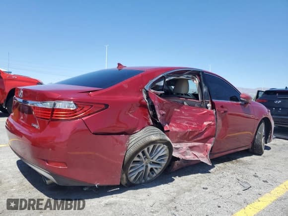 ✅ 2014 Lexus ES 330 • VIN: JTHBK1GG9E2109076 • Lot: 68527935. Listed on Copart with 155,879 mi. Free auction sales archive from the USA and detailed vehicle history report at DreamBid. Image 3.