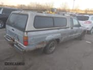 ✅ 1988 Toyota Pickup • VIN: JT4RN70DXJ0051625 • Lot: 43708177. Wystawiony na IAAI z przebiegiem 178 742 mil. Bezpłatny archiwum sprzedaży aukcyjnych z USA i szczegółowy raport historii pojazdu na DreamBid. Zdjęcie 4.