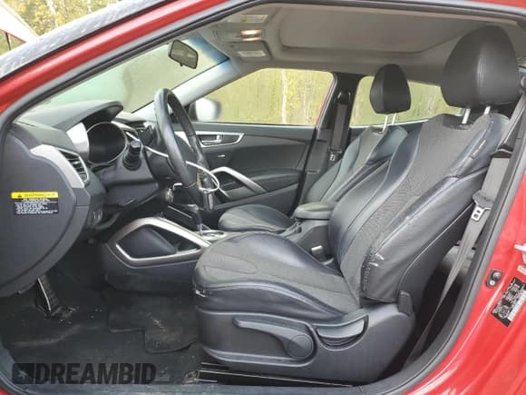 ✅ 2012 Hyundai Veloster w/Red Int • VIN: KMHTC6AD8CU053417 • Lot: 74477404. Wystawiony na Copart z przebiegiem 82 254 mil. Bezpłatny archiwum sprzedaży aukcyjnych z USA i szczegółowy raport historii pojazdu na DreamBid. Zdjęcie 7.