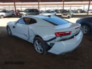 ✅ 2018 Chevrolet Camaro 1LT • VIN: 1G1FB1RX6J0115805 • Lot: 42842290. Wystawiony na IAAI z przebiegiem 95 721 mil. Bezpłatny archiwum sprzedaży aukcyjnych z USA i szczegółowy raport historii pojazdu na DreamBid. Zdjęcie 3.