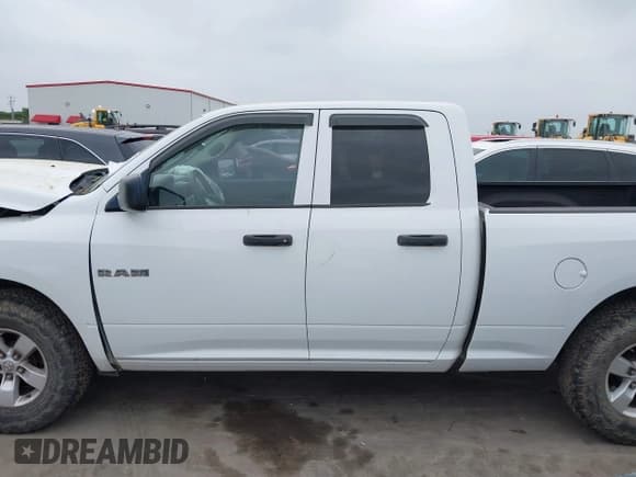 ✅ 2010 Dodge 1500 SLT • VIN: 1D7RB1GP6AS195253 • Lot: 41917323. Wystawiony na IAAI z przebiegiem 239 061 mil. Bezpłatny archiwum sprzedaży aukcyjnych z USA i szczegółowy raport historii pojazdu na DreamBid. Zdjęcie 15.