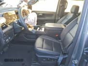 ✅ 2025 Chevrolet Tahoe Z71 • VIN: 1GNS6PRD3SR289158 • Лот: 92871685. Опубликован ранее на Copart с пробегом 13 944 миль. Бесплатный доступ к архиву аукционных продаж из США и подробный отчёт об истории автомобиля на DreamBid. Изображение 7.