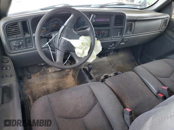 ✅ 2005 GMC Sierra 2500HD SLT • VIN: 1GTHK29U75E287068 • Lot: 60930955. Wystawiony na Copart z przebiegiem 109 023 mil. Bezpłatny archiwum sprzedaży aukcyjnych z USA i szczegółowy raport historii pojazdu na DreamBid. Zdjęcie 8.