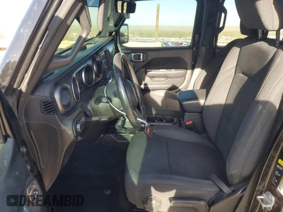 ✅ 2021 Jeep Gladiator Sport S • VIN: 1C6HJTAGXML512387 • Lot: 50200465. Wystawiony na Copart z przebiegiem 42 466 mil. Bezpłatny archiwum sprzedaży aukcyjnych z USA i szczegółowy raport historii pojazdu na DreamBid. Zdjęcie 7.