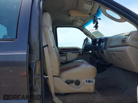 ✅ 2005 Ford F-250 XL • VIN: 1FTSW21P75EC79181 • Lot: 42098923. Listed on IAAI with 198,999 mi. Free auction sales archive from the USA and detailed vehicle history report at DreamBid. Image 5.