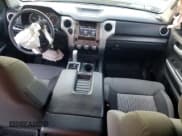 ✅ 2017 Toyota Tundra SR5 • VIN: 5TFEY5F1XHX219594 • Лот: 90848975. Опубликован ранее на Copart с пробегом 238 514 миль. Бесплатный доступ к архиву аукционных продаж из США и подробный отчёт об истории автомобиля на DreamBid. Изображение 8.