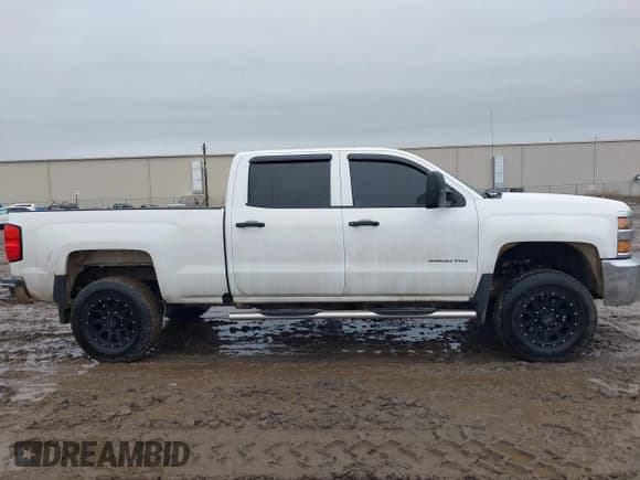 ✅ 2017 Chevrolet Silverado 2500HD Work Truck • VIN: 1GC1KUEG5HF222795 • Lot: 41717477. Wystawiony na IAAI z przebiegiem 223 784 mil. Bezpłatny archiwum sprzedaży aukcyjnych z USA i szczegółowy raport historii pojazdu na DreamBid. Zdjęcie 14.