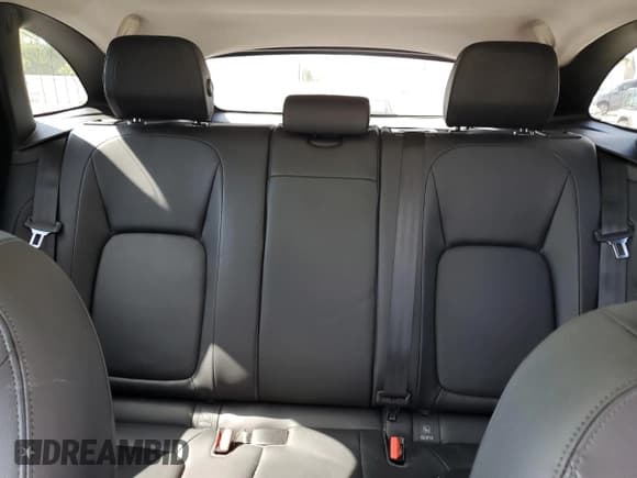 ✅ 2017 Jaguar F-Pace 35t • VIN: SADCS2BV0HA054940 • Lot: 81785905. Wystawiony na Copart z przebiegiem 100 109 mil. Bezpłatny archiwum sprzedaży aukcyjnych z USA i szczegółowy raport historii pojazdu na DreamBid. Zdjęcie 10.