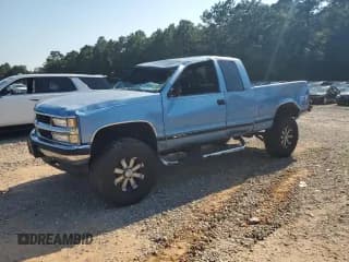 ✅ 1996 Chevrolet Silverado 1500 • VIN: 1GCEK19M4TE149949 • Lot: 70040555. Wystawiony na Copart z przebiegiem 270 870 mil. Bezpłatny archiwum sprzedaży aukcyjnych z USA i szczegółowy raport historii pojazdu na DreamBid. Zdjęcie 1.