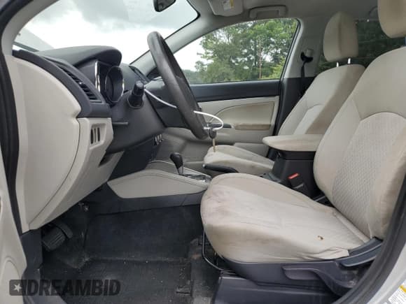 ✅ 2019 Mitsubishi Outlander ES • VIN: JA4AP3AU2KU005371 • Lot: 59728585. Listed on Copart with 142,696 mi. Free auction sales archive from the USA and detailed vehicle history report at DreamBid. Image 7.
