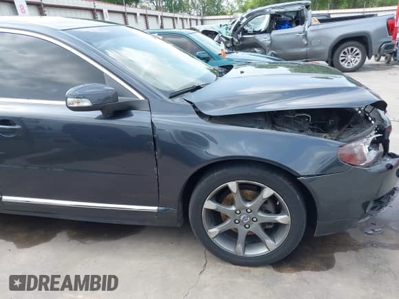 ✅ 2011 Volvo S80 3.2L • VIN: YV1952AS1B1138075 • Lot: 41918597. Listed on IAAI with 192,441 mi. Free auction sales archive from the USA and detailed vehicle history report at DreamBid. Image 18.