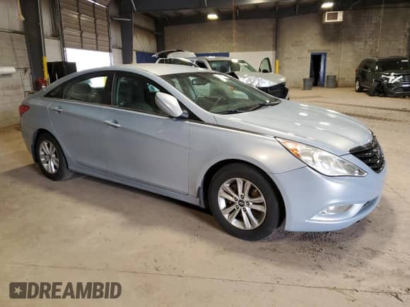 2013 Hyundai Sonata GLS z VIN 5NPEB4AC2DH567576, wystawiony jako Copart lot #86793575 z przebiegiem 94 901 mil mil oraz Szkoda całkowita • Salvage title. Historia ofert i sprzedaży dostępna na DreamBid. Obrazek 4.