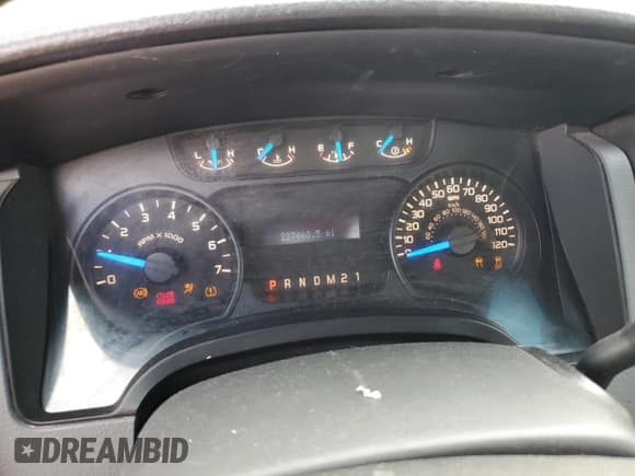 ✅ 2014 Ford F-150 XL • VIN: 1FTNF1CF0EKE76383 • Lot: 82230235. Listed on Copart with 227,460 mi. Free auction sales archive from the USA and detailed vehicle history report at DreamBid. Image 9.