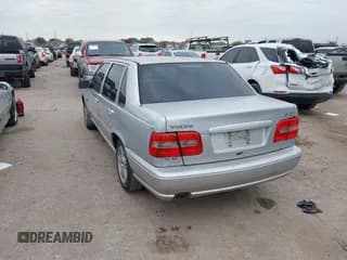 ✅ 1999 Volvo S70 • VIN: YV1LS55A1X1602832 • Lot: 41419464. Wystawiony na IAAI z przebiegiem 243 610 mil. Bezpłatny archiwum sprzedaży aukcyjnych z USA i szczegółowy raport historii pojazdu na DreamBid. Zdjęcie 3.