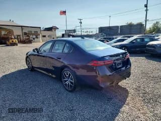 ✅ 2024 BMW i5 eDrive40 • VIN: WBY33FK03RCR31834 • Lot: 76007834. Wystawiony na Copart z przebiegiem 60 mil. Bezpłatny archiwum sprzedaży aukcyjnych z USA i szczegółowy raport historii pojazdu na DreamBid. Zdjęcie 2.