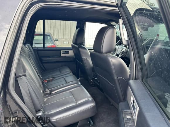 ✅ 2017 Ford Expedition Limited • VIN: 1FMJU1KT4HEA04567 • Lot: 89918355. Wystawiony na Copart z przebiegiem 113 812 mil. Bezpłatny archiwum sprzedaży aukcyjnych z USA i szczegółowy raport historii pojazdu na DreamBid. Zdjęcie 6.