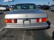 ✅ 1991 Mercedes-Benz 560 • VIN: WDBCA45E8MA583177 • Lot: 86267055. Wystawiony na Copart z przebiegiem 132 543 mil. Bezpłatny archiwum sprzedaży aukcyjnych z USA i szczegółowy raport historii pojazdu na DreamBid. Zdjęcie 6.