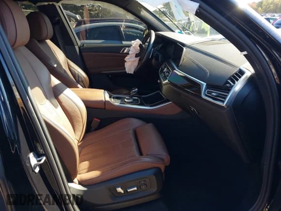 ✅ 2020 BMW X5 xDrive40i • VIN: 5UXCR6C06L9B31081 • Lot: 43431084. Listed on IAAI with 46,730 mi. Free auction sales archive from the USA and detailed vehicle history report at DreamBid. Image 5.