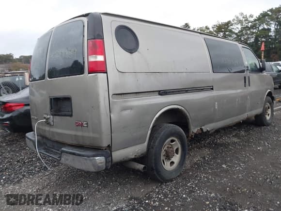 ✅ 2003 GMC Savana Cargo • VIN: 1GTHG39U431179048 • Lot: 43389082. Wystawiony na IAAI z przebiegiem Nie podano. Bezpłatny archiwum sprzedaży aukcyjnych z USA i szczegółowy raport historii pojazdu na DreamBid. Zdjęcie 4.