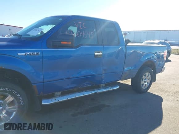 ✅ 2010 Ford F-150 XL • VIN: 1FTFX1EV4AKE16414 • Lot: 43604545. Wystawiony na IAAI z przebiegiem 127 826 mil. Bezpłatny archiwum sprzedaży aukcyjnych z USA i szczegółowy raport historii pojazdu na DreamBid. Zdjęcie 6.