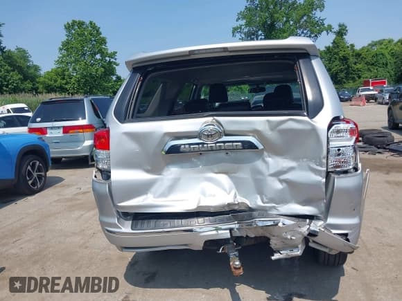✅ 2013 Toyota 4Runner SR5 • VIN: JTEBU5JR1D5133085 • Lot: 42453678. Listed on IAAI with 200,419 mi. Free auction sales archive from the USA and detailed vehicle history report at DreamBid. Image 16.