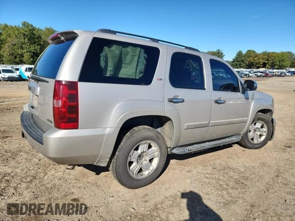 ✅ 2008 Chevrolet Tahoe 3LT • VIN: 1GNFC13048R208951 • Lot: 90874485. Listed on Copart with 229,288 mi. Free auction sales archive from the USA and detailed vehicle history report at DreamBid. Image 3.