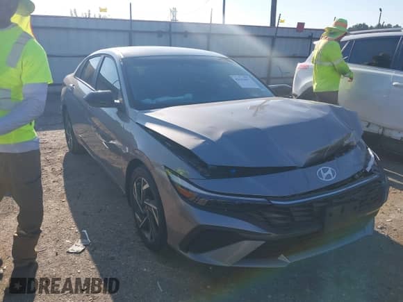 2025 Hyundai Elantra SEL Sport with VIN KMHLM4DG8SU971898, listed as a IAAI auction lot 43142927 with 6,212 mi miles and . Bid and sale history available at DreamBid. Image 1.