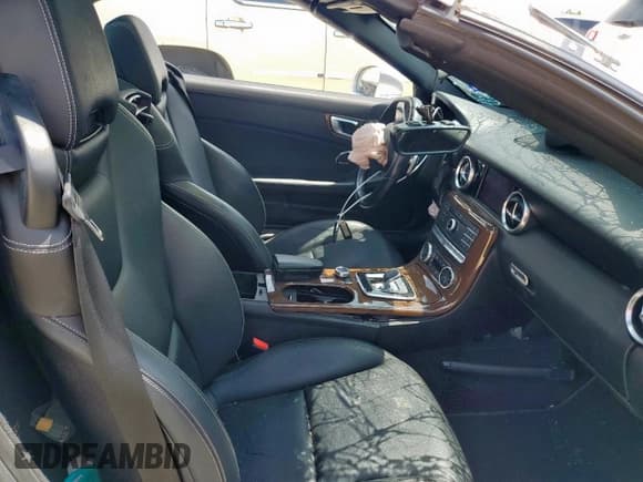 ✅ 2020 Mercedes-Benz SLC 300 • VIN: W1KPK3JA7LF172129 • Lot: 58801265. Listed on Copart with 79,082 mi. Free auction sales archive from the USA and detailed vehicle history report at DreamBid. Image 10.