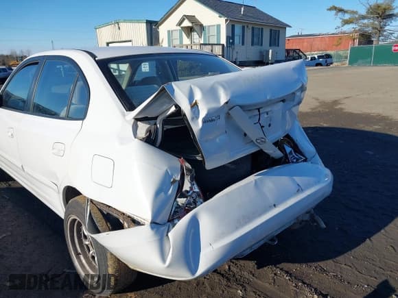 ✅ 2004 Hyundai Elantra GLS • VIN: KMHDN46D94U710657 • Lot: 41294510. Wystawiony na IAAI z przebiegiem 212 445 mil. Bezpłatny archiwum sprzedaży aukcyjnych z USA i szczegółowy raport historii pojazdu na DreamBid. Zdjęcie 6.