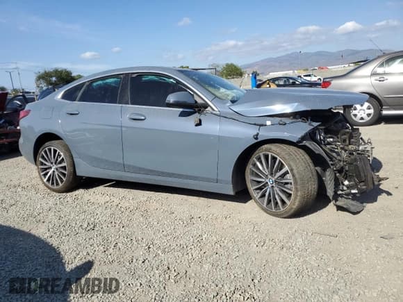 ✅ 2022 BMW 2 Series 228i • VIN: WBA53AK00N7K89800 • Lot: 56983595. Wystawiony na Copart z przebiegiem Nie podano. Bezpłatny archiwum sprzedaży aukcyjnych z USA i szczegółowy raport historii pojazdu na DreamBid. Zdjęcie 4.