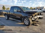 ✅ 2015 Nissan Titan SV • VIN: 1N6AA0CH5FN505799 • Лот: 84027924. Опубликован ранее на Copart с пробегом 83 674 миль. Бесплатный доступ к архиву аукционных продаж из США и подробный отчёт об истории автомобиля на DreamBid. Изображение 4.