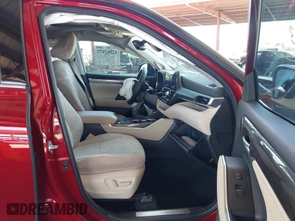 ✅ 2023 Toyota Highlander L • VIN: 5TDKDRAH7PS032666 • Lot: 42562977. Listed on IAAI with 25,618 mi. Free auction sales archive from the USA and detailed vehicle history report at DreamBid. Image 5.