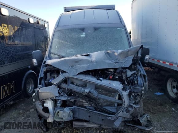 ✅ 2023 Ford Transit • VIN: 1FTBR3UG2PKA02239 • Lot: 82384484. Wystawiony na Copart z przebiegiem Nie podano. Bezpłatny archiwum sprzedaży aukcyjnych z USA i szczegółowy raport historii pojazdu na DreamBid. Zdjęcie 5.