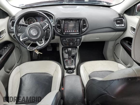 ✅ 2020 Jeep Compass Limited • VIN: 3C4NJDCB3LT182436 • Lot: 84055295. Wystawiony na Copart z przebiegiem 82 163 mil. Bezpłatny archiwum sprzedaży aukcyjnych z USA i szczegółowy raport historii pojazdu na DreamBid. Zdjęcie 8.