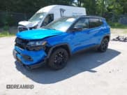 ✅ 2022 Jeep Compass Latitude • VIN: 3C4NJDBB9NT171445 • Lot: 42813677. Wystawiony na IAAI z przebiegiem 20 732 mil. Bezpłatny archiwum sprzedaży aukcyjnych z USA i szczegółowy raport historii pojazdu na DreamBid. Zdjęcie 17.