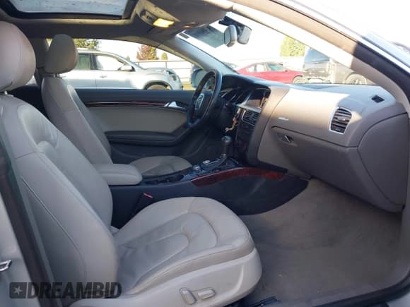 ✅ 2009 Audi A5 • VIN: WAUDK78T69A027436 • Lot: 43494998. Listed on IAAI with 138,736 mi. Free auction sales archive from the USA and detailed vehicle history report at DreamBid. Image 5.