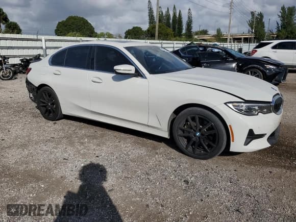 ✅ 2019 BMW 3 Series 330i • VIN: WBA5R1C53KFH02581 • Lot: 78572484. Listed on Copart with 90,105 mi. Free auction sales archive from the USA and detailed vehicle history report at DreamBid. Image 4.