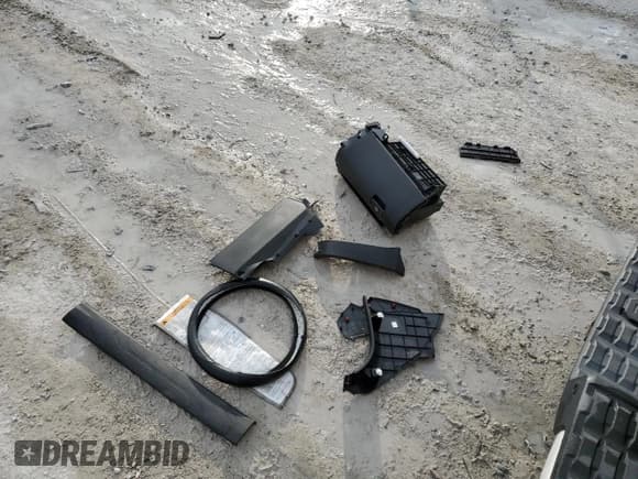 ✅ 2018 Toyota Tacoma TRD Sport • VIN: 3TMCZ5AN3JM174668 • Lot: 87486544. Listed on Copart with 217,834 mi. Free auction sales archive from the USA and detailed vehicle history report at DreamBid. Image 12.