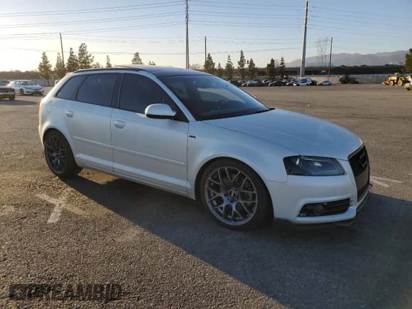 ✅ 2011 Audi A3 Premium Plus • VIN: WAUKEAFM8BA067126 • Лот: 42444945. Опубликован ранее на Copart с пробегом Не указан. Бесплатный доступ к архиву аукционных продаж из США и подробный отчёт об истории автомобиля на DreamBid. Изображение 4.