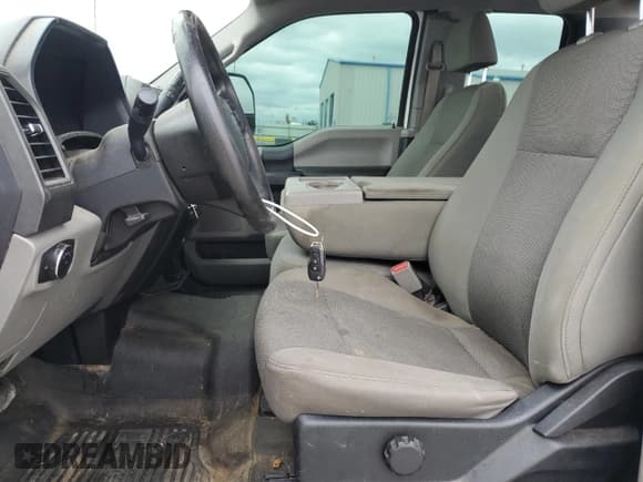 ✅ 2017 Ford F-250 XLT • VIN: 1FT7X2B64HED57915 • Lot: 70086175. Wystawiony na Copart z przebiegiem 144 664 mil. Bezpłatny archiwum sprzedaży aukcyjnych z USA i szczegółowy raport historii pojazdu na DreamBid. Zdjęcie 7.