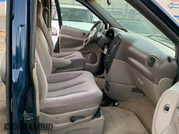 2002 Dodge Caravan Sport с VIN 2B4GP443X2R567831, выставлен на аукционе Copart как лот 74638684 с пробегом 98 612 миль миль и Чистый • Clean title. История ставок и продаж доступна на DreamBid. Изображение 5.