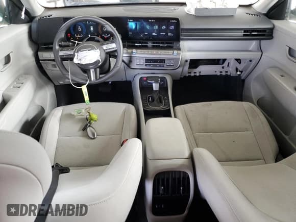 ✅ 2025 Hyundai Kona SEL • VIN: KM8HB3AB5SU231806 • Lot: 91295875. Wystawiony na Copart z przebiegiem 23 287 mil. Bezpłatny archiwum sprzedaży aukcyjnych z USA i szczegółowy raport historii pojazdu na DreamBid. Zdjęcie 8.