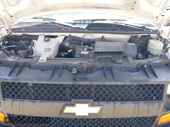 ✅ 2015 Chevrolet Express Cargo • VIN: 1GCWGFCF0F1151304 • Lot: 42776223. Wystawiony na IAAI z przebiegiem 213 156 mil. Bezpłatny archiwum sprzedaży aukcyjnych z USA i szczegółowy raport historii pojazdu na DreamBid. Zdjęcie 10.