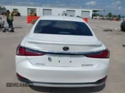 ✅ 2024 Lexus ES 300h Luxury • VIN: 58AEA1C17RU050563 • Lot: 42481783. Listed on IAAI with 6,029 mi. Free auction sales archive from the USA and detailed vehicle history report at DreamBid. Image 17.