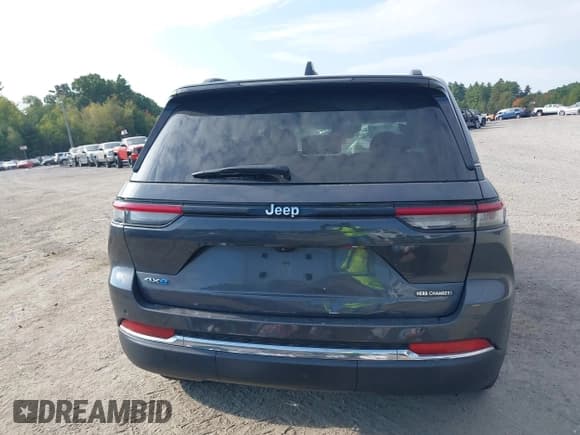 ✅ 2022 Jeep Grand Cherokee • VIN: 1C4RJYB63N8716923 • Lot: 43289093. Listed on IAAI with 74,245 mi. Free auction sales archive from the USA and detailed vehicle history report at DreamBid. Image 17.