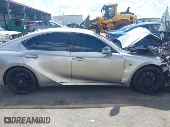 ✅ 2023 Lexus IS 500 F Sport Performance • VIN: JTHAP1D27P5004317 • Lot: 42246253. Wystawiony na IAAI z przebiegiem 42 159 mil. Bezpłatny archiwum sprzedaży aukcyjnych z USA i szczegółowy raport historii pojazdu na DreamBid. Zdjęcie 13.