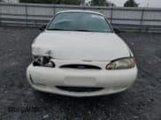 ✅ 1997 Ford Escort LX • VIN: 1FALP13P1VW284238 • Lot: 72416644. Wystawiony na Copart z przebiegiem 186 438 mil. Bezpłatny archiwum sprzedaży aukcyjnych z USA i szczegółowy raport historii pojazdu na DreamBid. Zdjęcie 5.