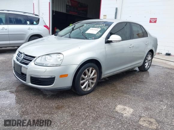 ✅ 2010 Volkswagen Jetta Limited Edition • VIN: 3VWRZ7AJ3AM166408 • Lot: 42631444. Listed on IAAI with 259,729 mi. Free auction sales archive from the USA and detailed vehicle history report at DreamBid. Image 2.