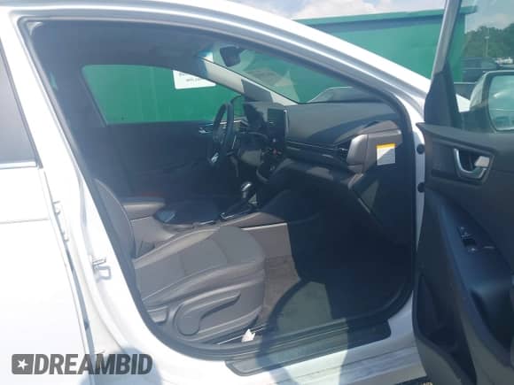 2022 Hyundai Ioniq Limited с VIN KMHC05LC4NU270697, выставлен на аукционе IAAI как лот 42639922 с пробегом 33 794 миль миль и . История ставок и продаж доступна на DreamBid. Изображение 5.